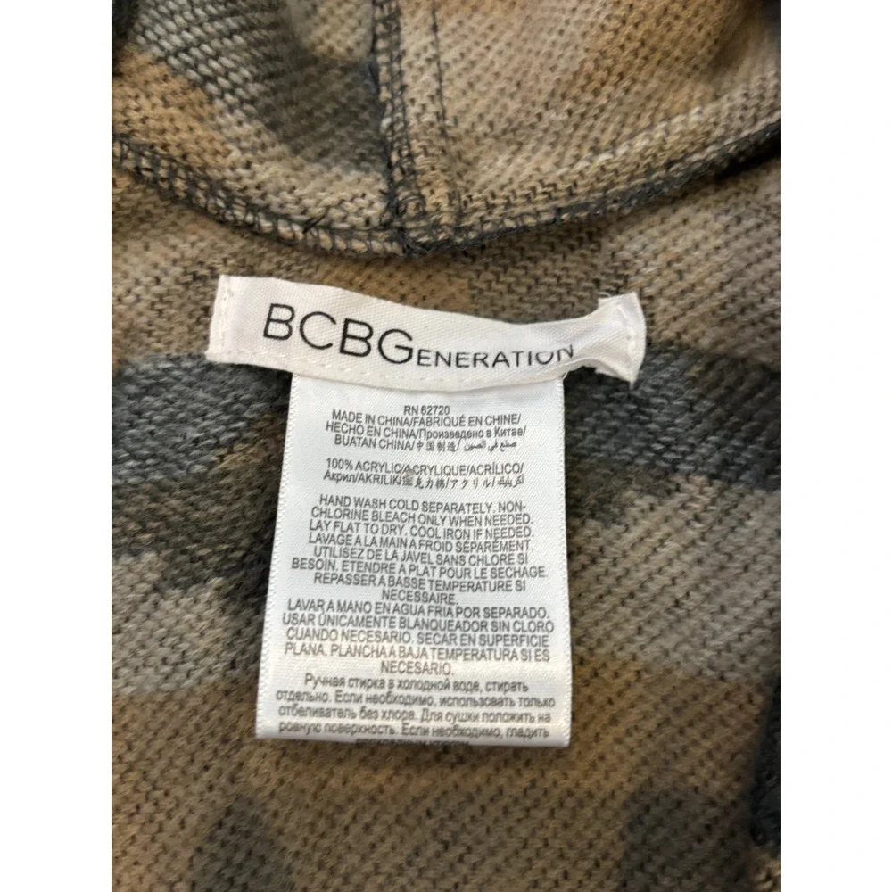 BCBG Generation One Size Open Front Hooded Wrap Poncho Shawl Aztec Print